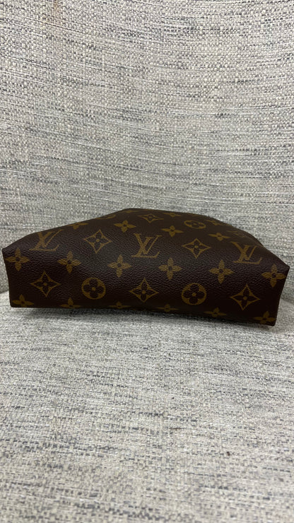 LV COSMETIC POUCH GM