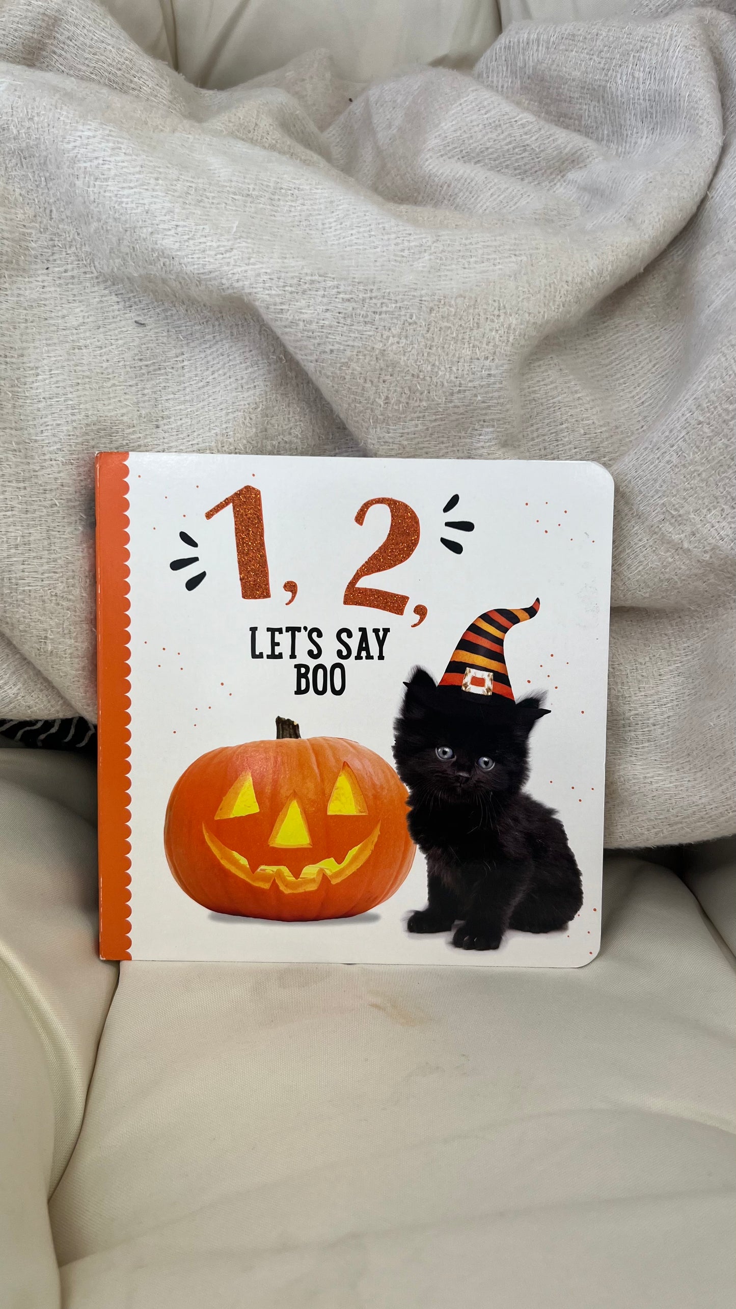 HALLOWEEN BOO BOOK