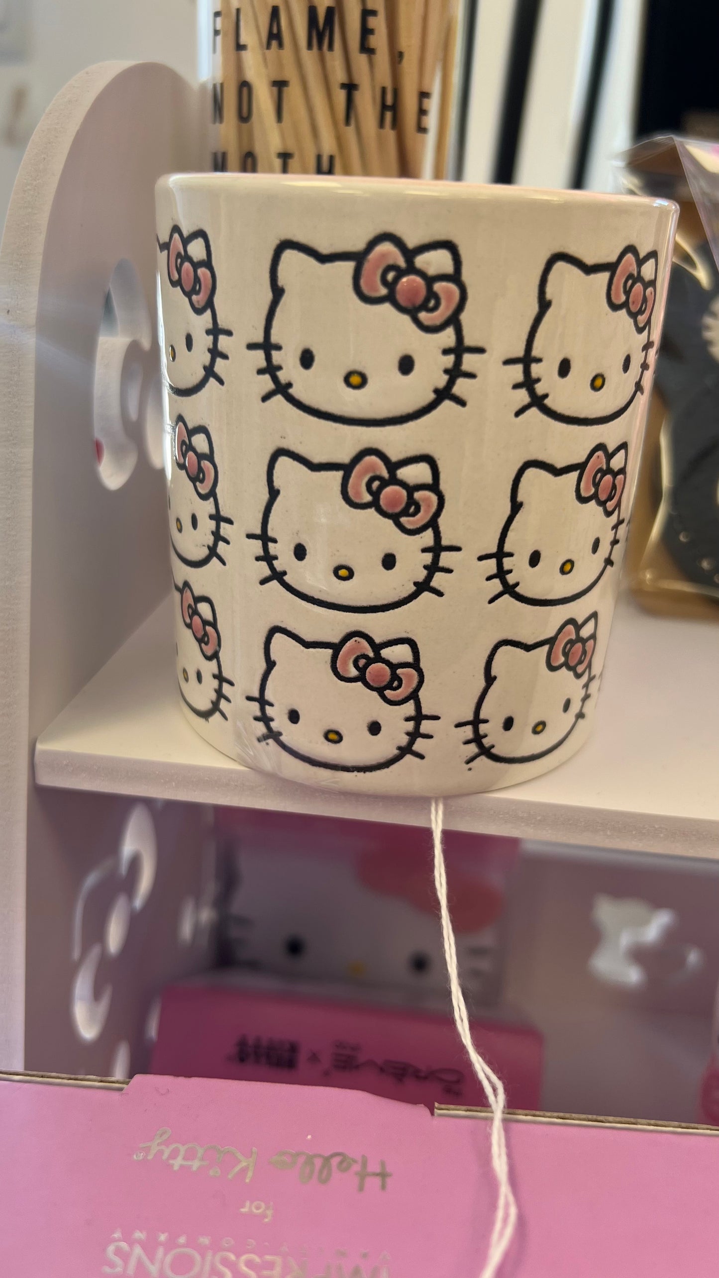 HELLO KITTY CANDLE