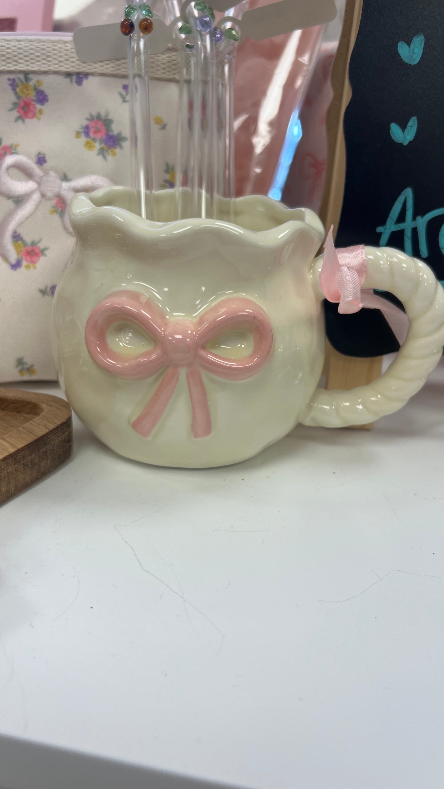 HANDMADE BOW MUG